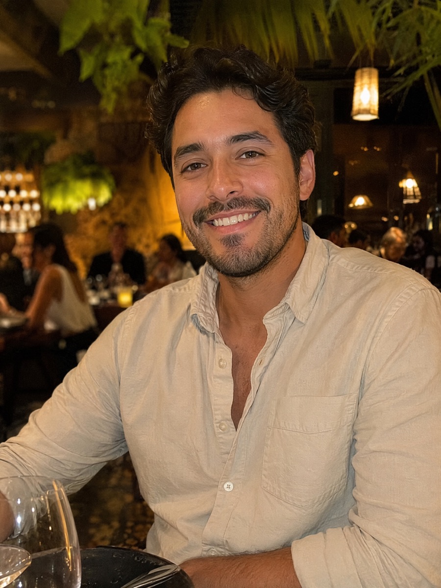 Dinner Date dating profile photo example
